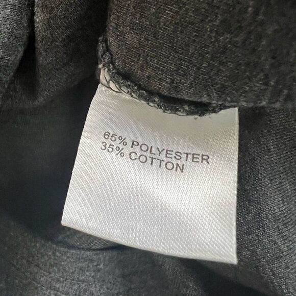 Patty Boutik Gray Tee w V Neck and Decorative Buttons Size Small - Picture 7 of 8